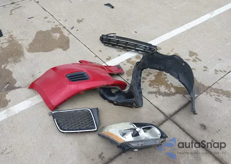 2010 Pontiac Vibe from USA, damaged, VIN 5Y2SP6E85AZ420128